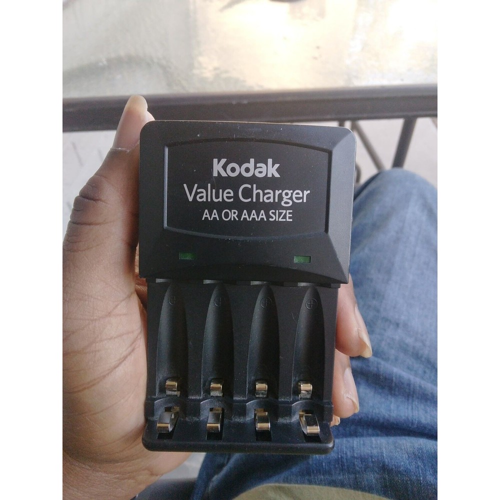 Kodak Value Charger AA / AAA Battery wall outlet NiMH Charger K620 Plug in